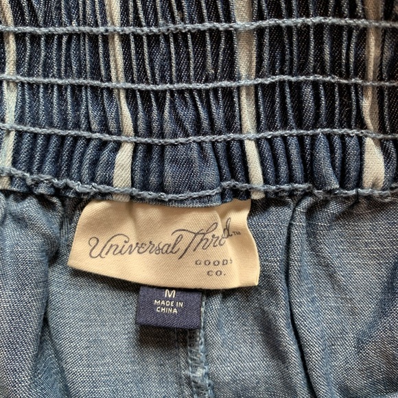 Universal Thread Striped Shorts, Size M - Picture 5 of 5